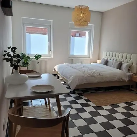 Nahe Zentrum & Festspielhaus Apartmán *
